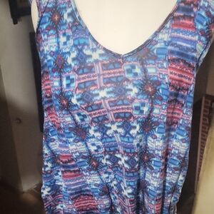 Vibrant Women's Tank Top with Geometric Pattern